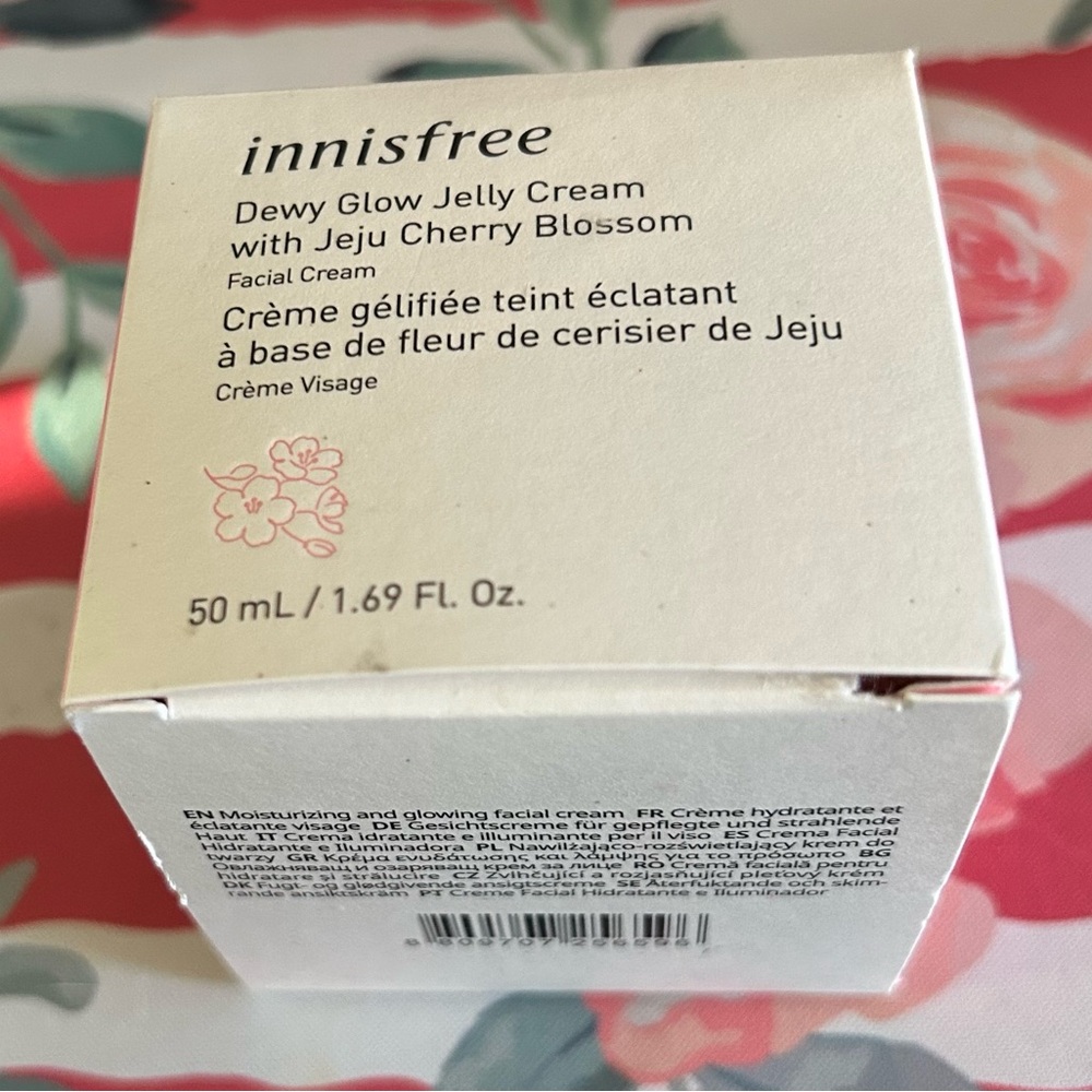 Innisfree Dewy Glow Jelly Cream - Picture 2 of 7